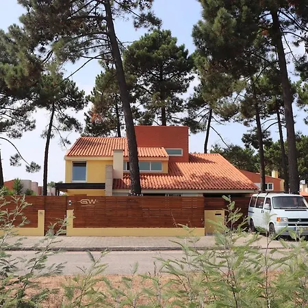 Vandrerhjem Golden Waves Surf And Yoga Furadouro *