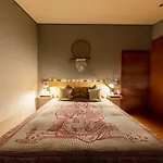 Golden Waves Surf And Yoga Furadouro Vandrarhem Ovar