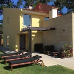 Golden Waves Surf And Yoga Furadouro Vandrarhem *