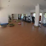 Vandrarhem Golden Waves Surf And Yoga Furadouro Ovar