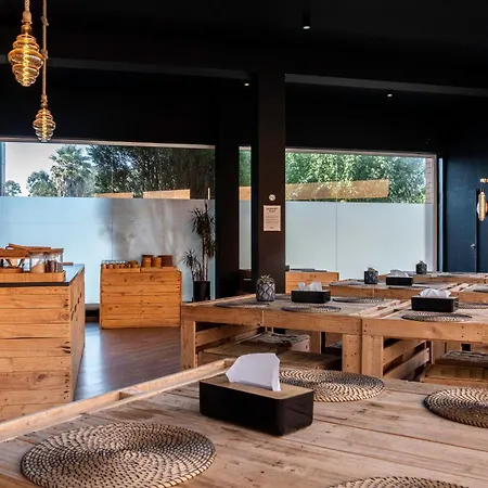 Albergue Golden Waves Surf And Yoga Furadouro *