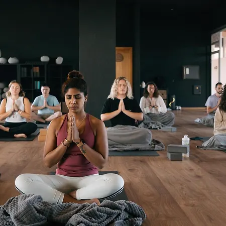 Albergue Golden Waves Surf And Yoga Furadouro *