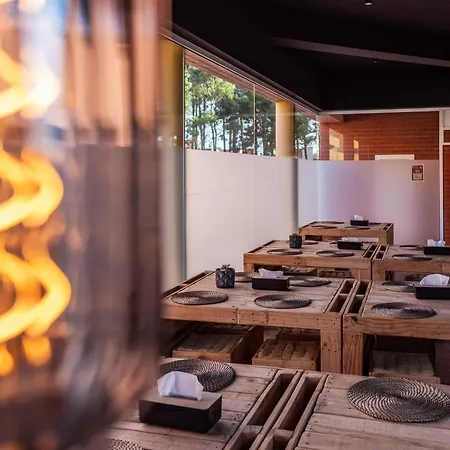 Golden Waves Surf And Yoga Furadouro Albergue