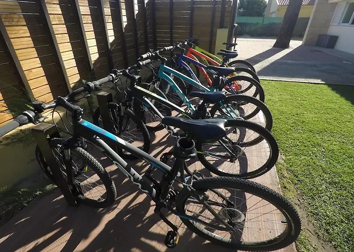 Golden Waves Surf And Yoga Furadouro *