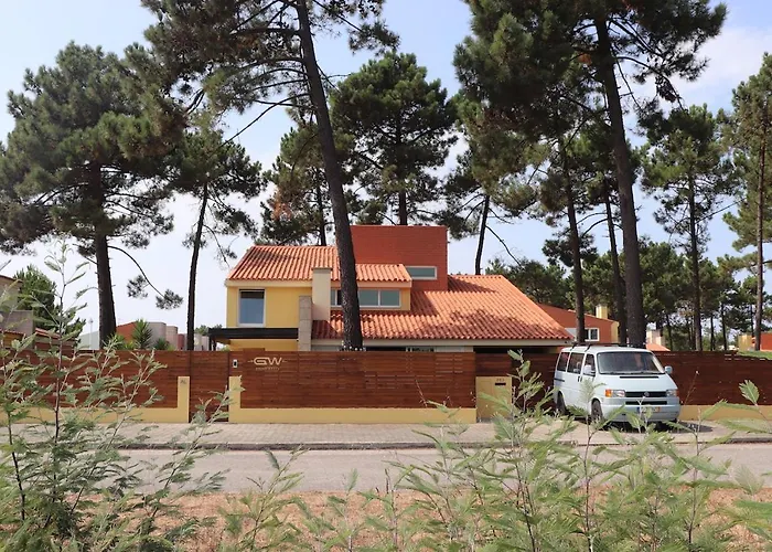 Hostel Golden Waves Surf And Yoga Furadouro *