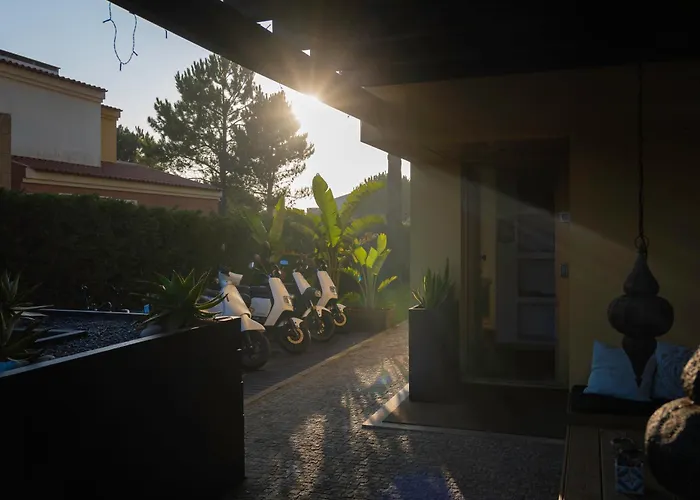 Golden Waves Surf And Yoga Furadouro Hostel